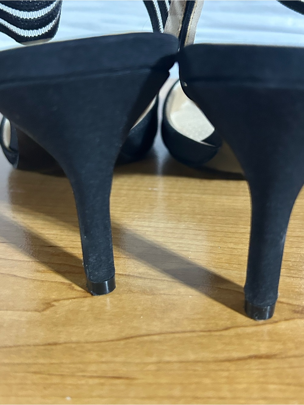 Life Stride Black Strappy Pointed Toe Mid Heels - Picture 7 of 8